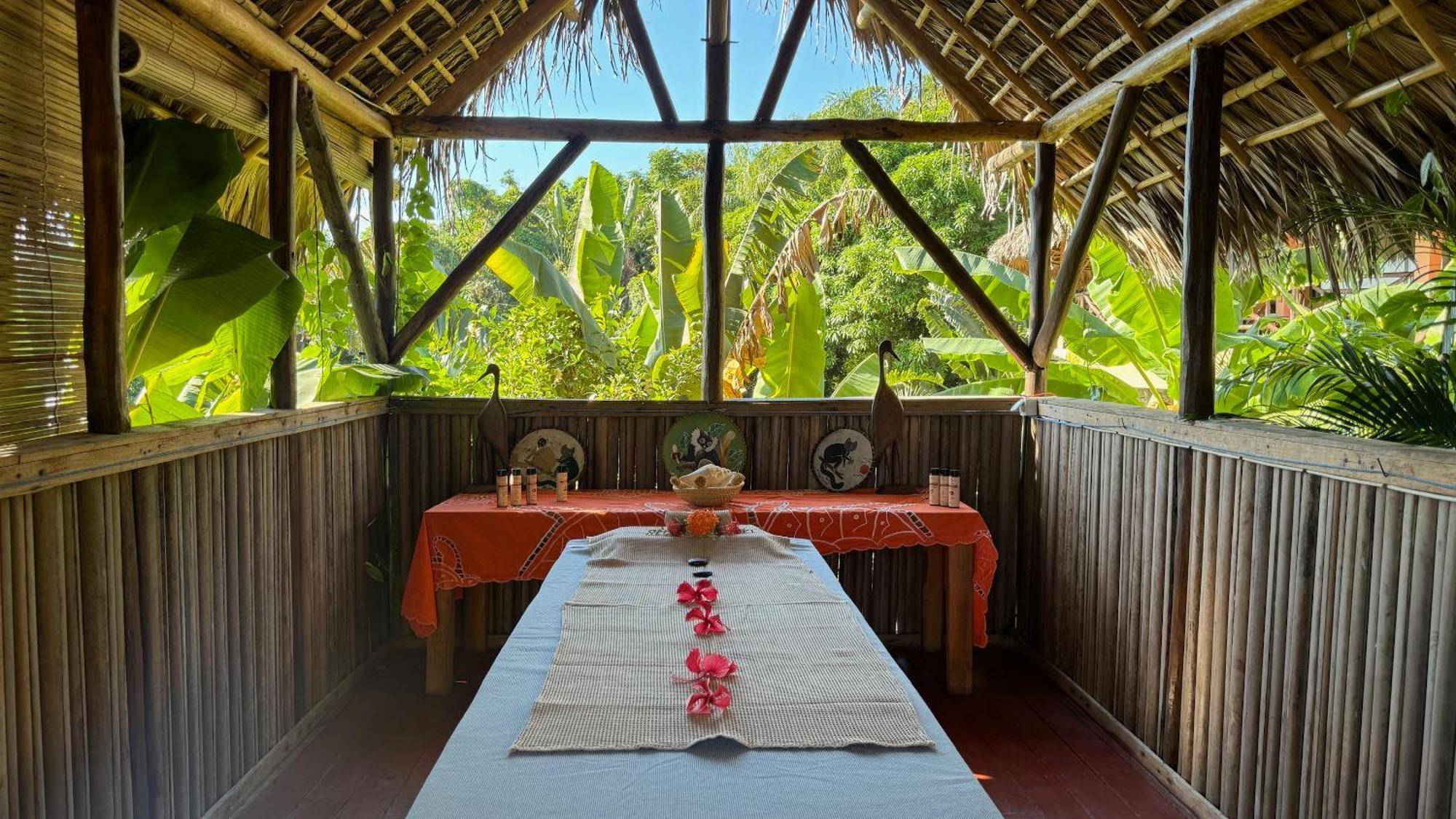 Veronika Resort Nosy Komba Exteriör bild